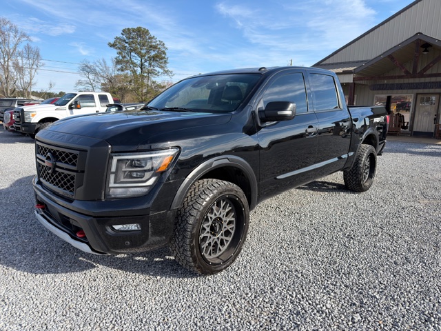 2021 Nissan Titan PRO-4X's photo