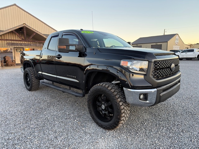 2018 Toyota Tundra SR5's photo