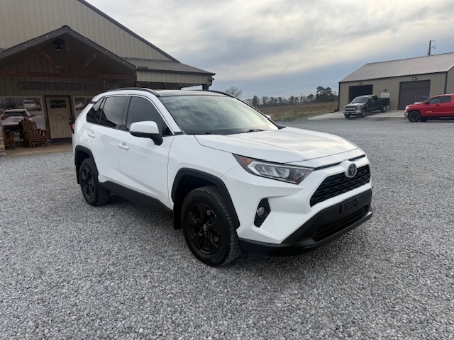 2019 Toyota RAV4 XLE's photo