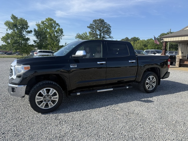 2017 Toyota Tundra Platinum 5.7L 4WD FFV Crew Max Short's photo
