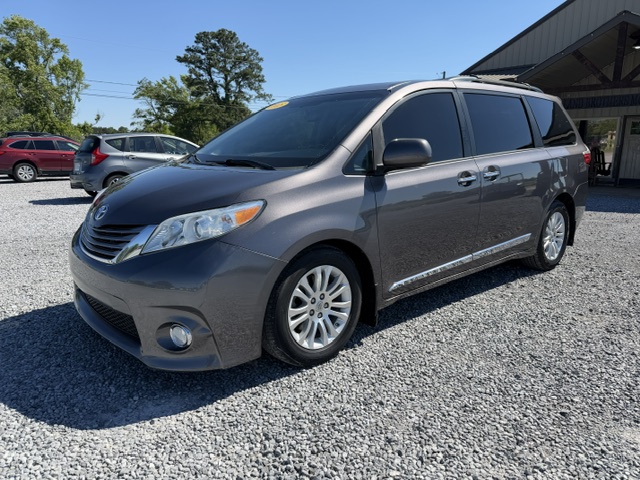 2015 Toyota Sienna's photo