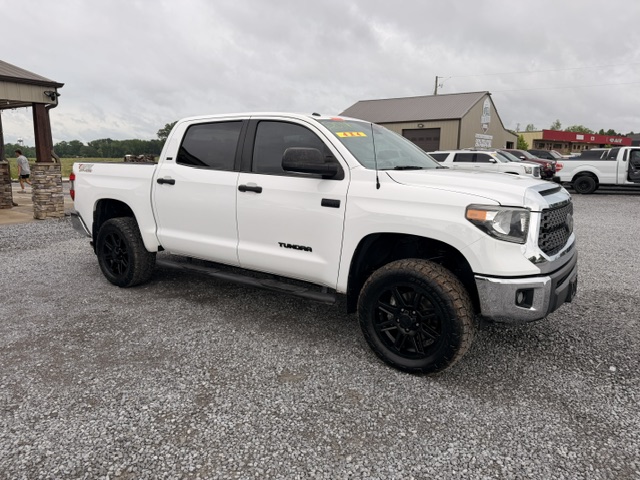 2019 Toyota Tundra SR5 5.7L 4WD FFV Crew Max Short Bed's photo