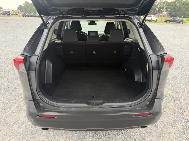 2020 Toyota RAV4 XLE - Photo 11