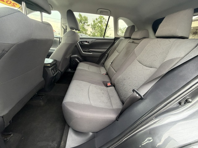2020 Toyota RAV4 XLE - Photo 12